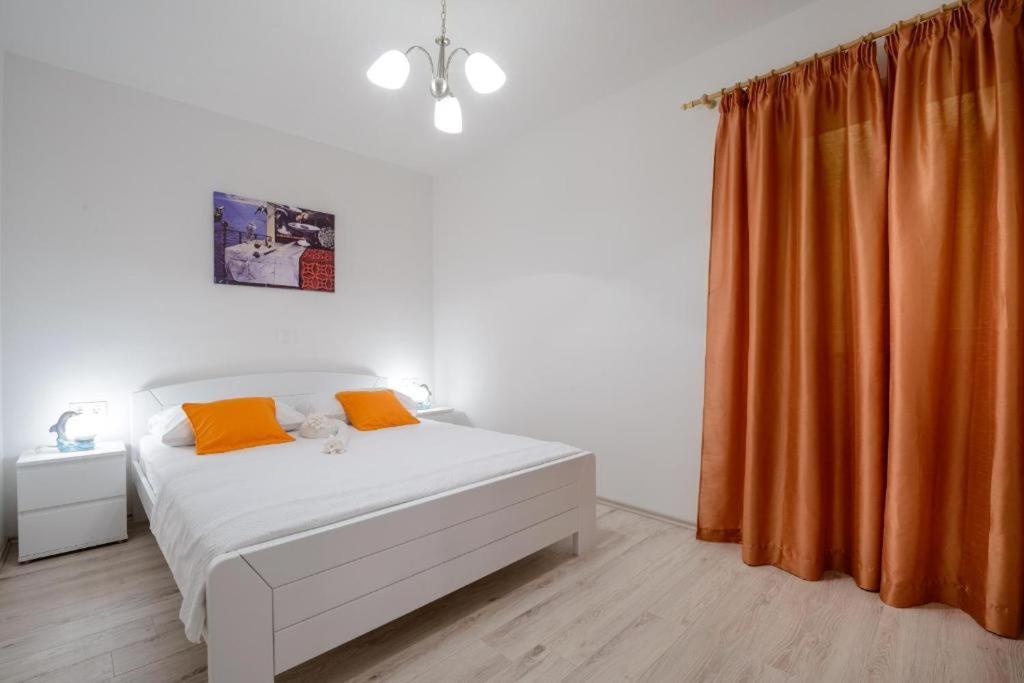 King's Landing Apartment *
